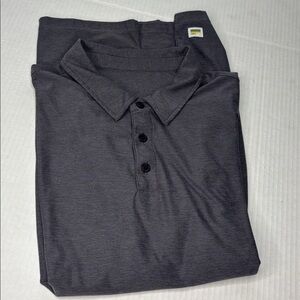 Vuori Strato tech performance golf shirt, short sleeve, medium